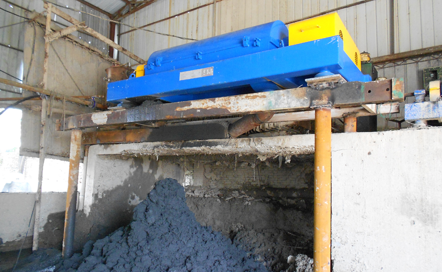 紡織污水處理過程中的污泥脫水設(shè)備選擇與運行